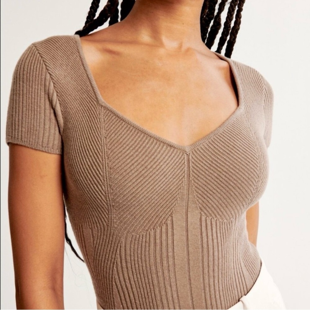 Abercrombie & Fitch Ribbed Short Sleeve bodysuit